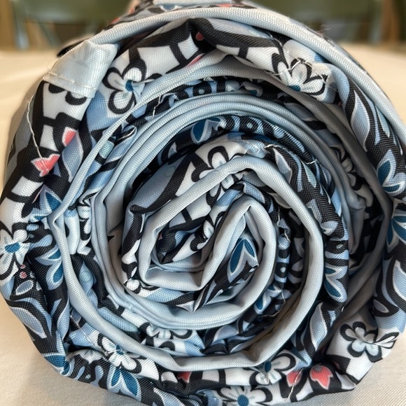 🎈VERA BRADLEY Picnic Blanket 67x50 - Lisbon Medallion print - Picture 9 of 9